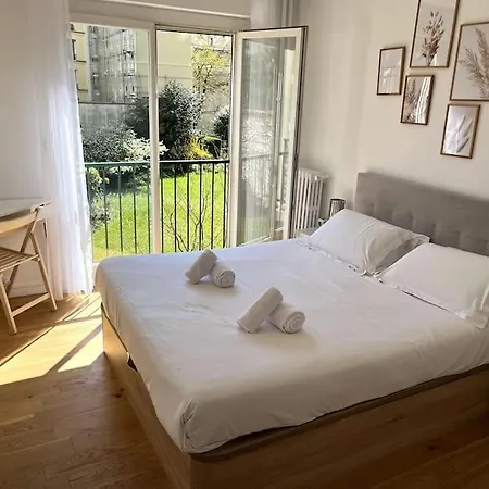 Apartment Superbe Avec Belle Vue Jardin Paris