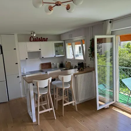 Apartment Superbe Avec Belle Vue Jardin Paris